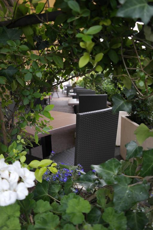 Logis Hotel Restaurant De France Saint-Geniez-dʼOlt Zewnętrze zdjęcie