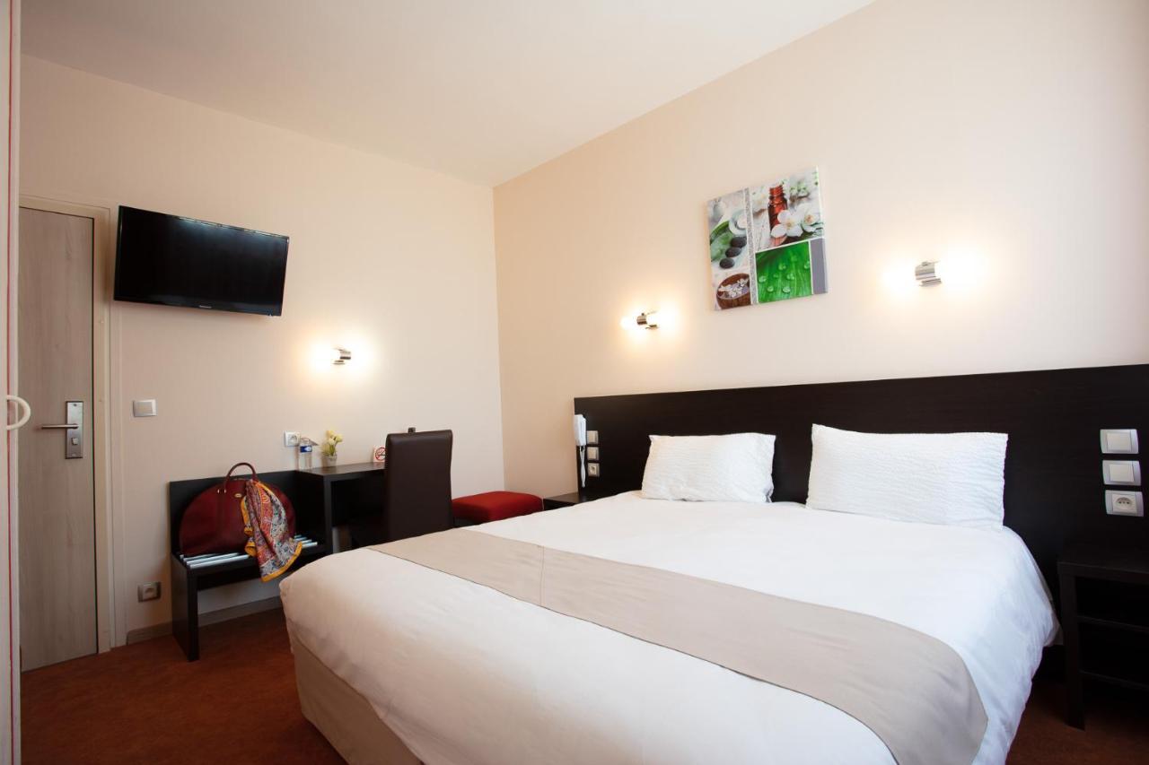 Logis Hotel Restaurant De France Saint-Geniez-dʼOlt Zewnętrze zdjęcie