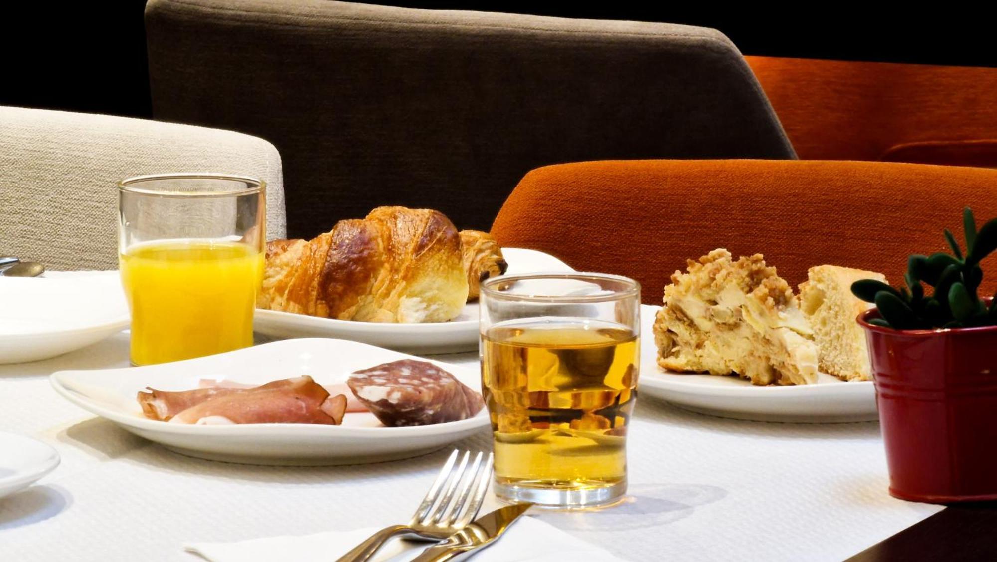 Logis Hotel Restaurant De France Saint-Geniez-dʼOlt Zewnętrze zdjęcie