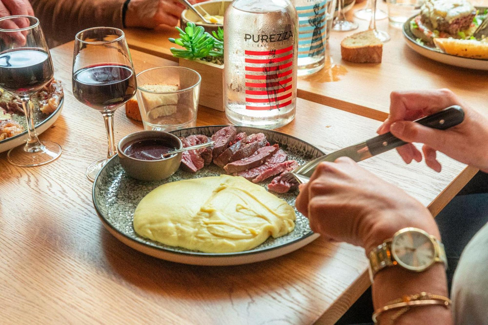 Logis Hotel Restaurant De France Saint-Geniez-dʼOlt Zewnętrze zdjęcie