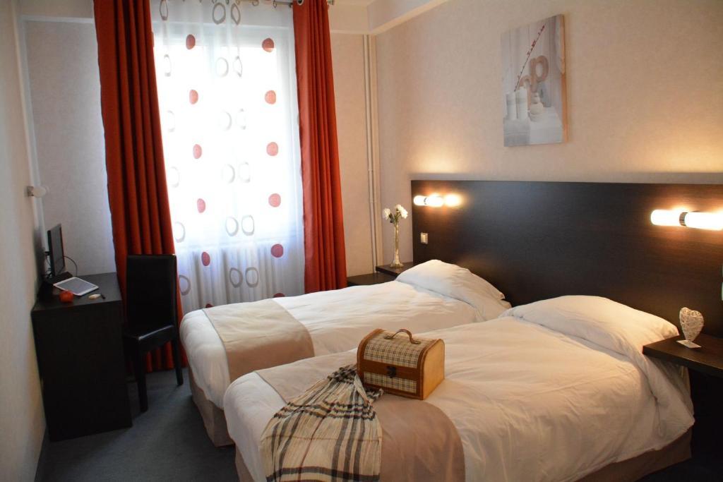 Logis Hotel Restaurant De France Saint-Geniez-dʼOlt Pokój zdjęcie