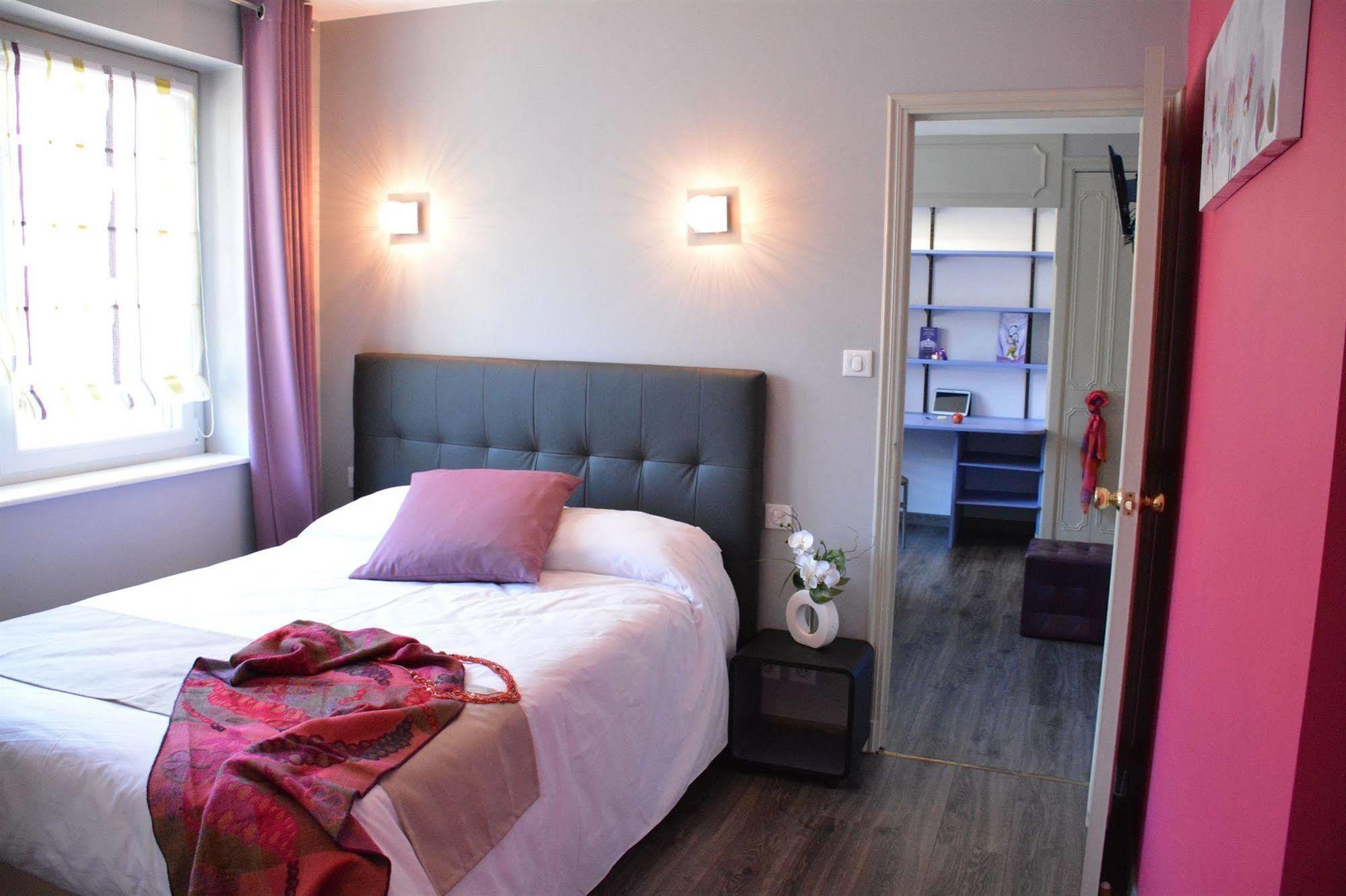 Logis Hotel Restaurant De France Saint-Geniez-dʼOlt Zewnętrze zdjęcie