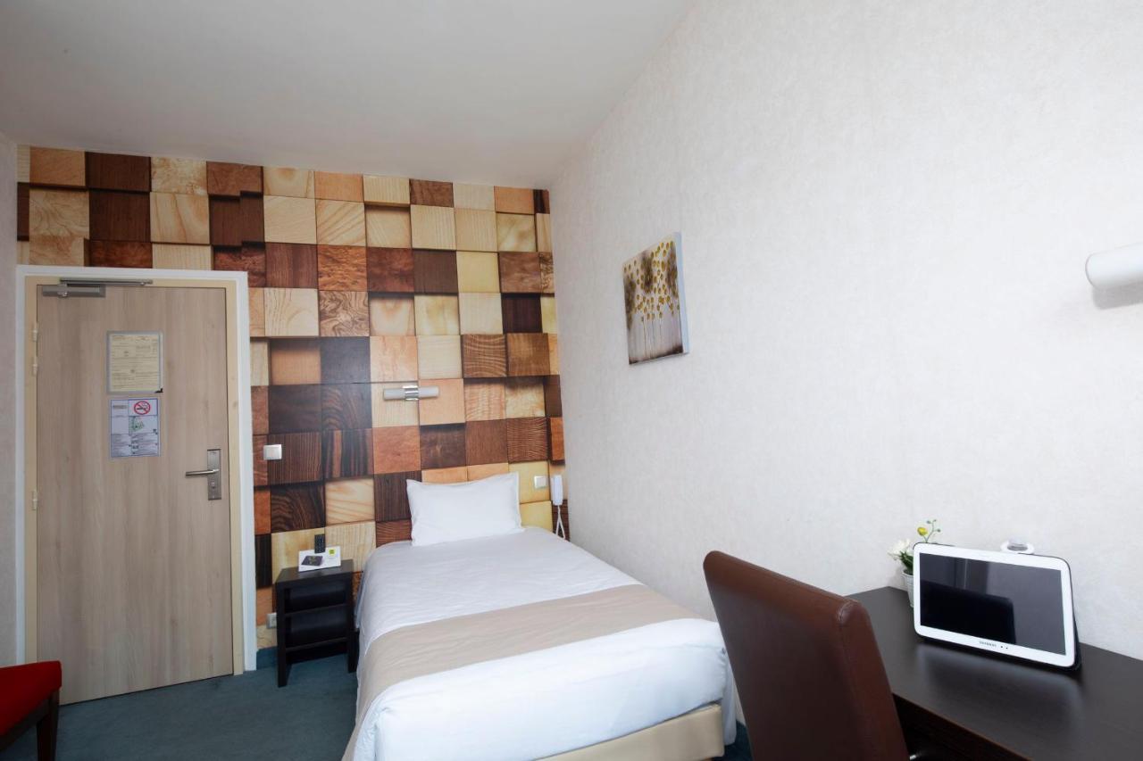 Logis Hotel Restaurant De France Saint-Geniez-dʼOlt Zewnętrze zdjęcie
