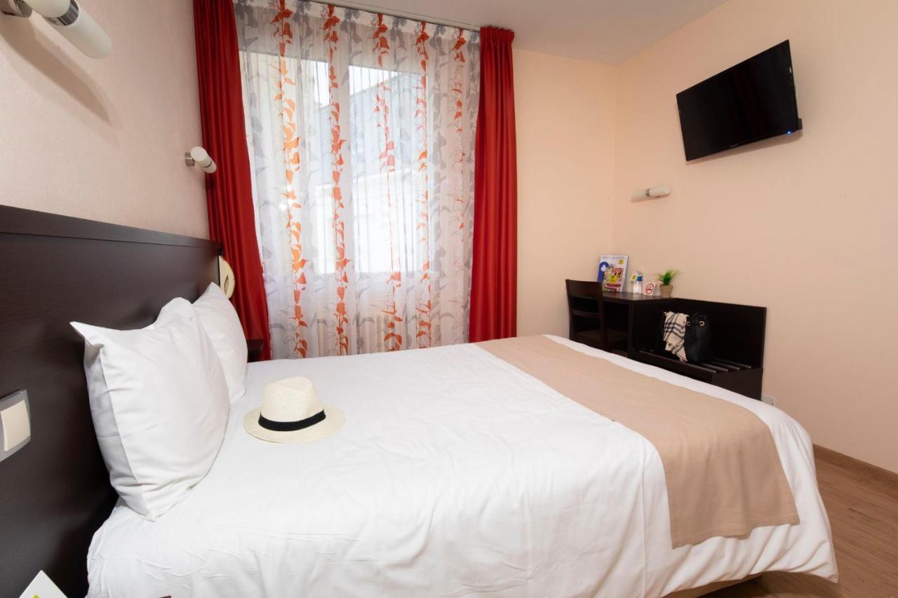 Logis Hotel Restaurant De France Saint-Geniez-dʼOlt Zewnętrze zdjęcie